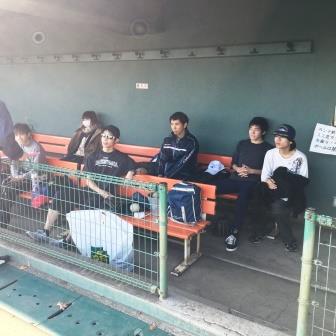 プロ野球のようなベンチ.jpg